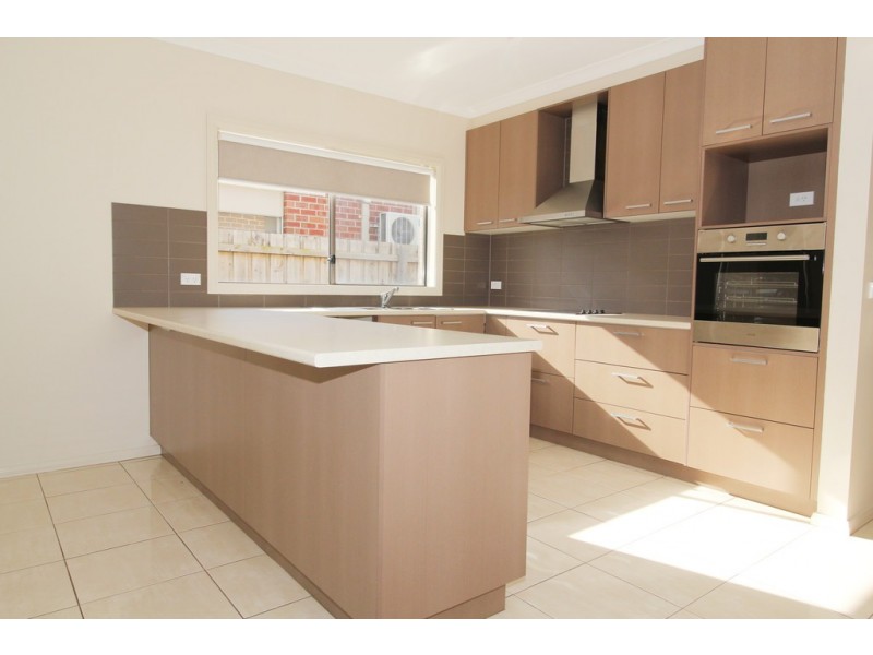 32 Boardwalk Boulevard, Cowes VIC 3922