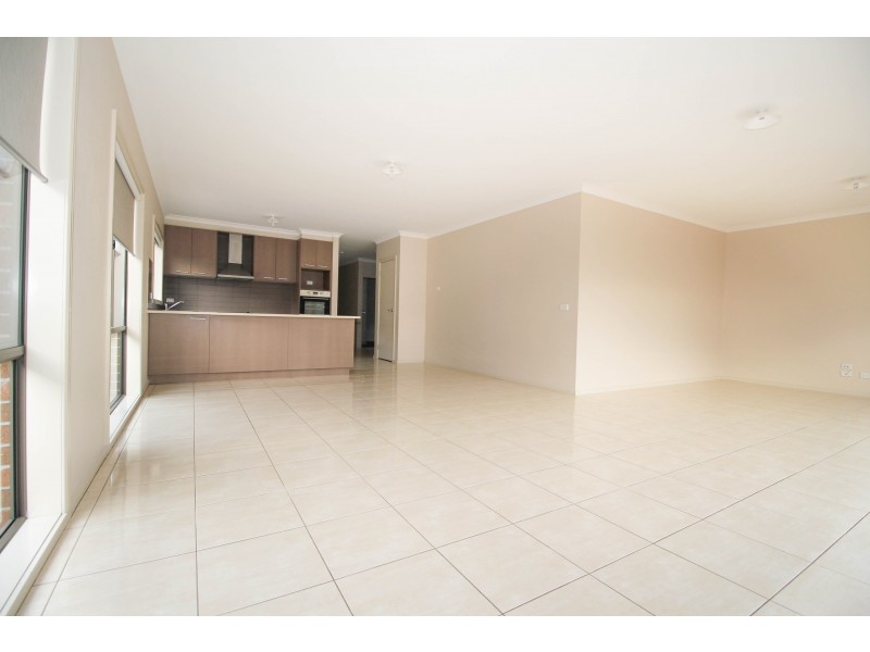 32 Boardwalk Boulevard, Cowes VIC 3922