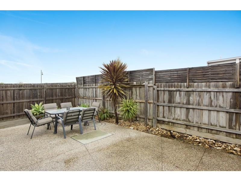 32 Boardwalk Boulevard, Cowes VIC 3922
