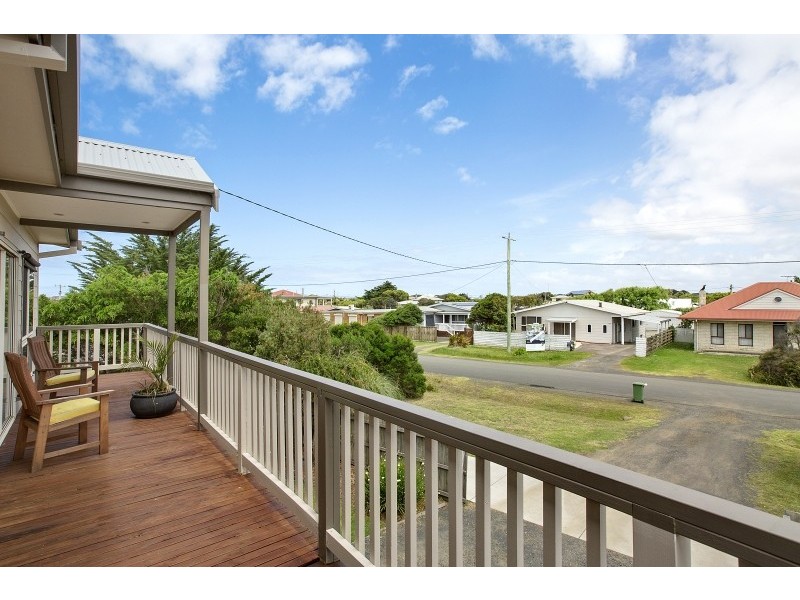 39 Sunderland Bay Road, Surf Beach VIC 3922