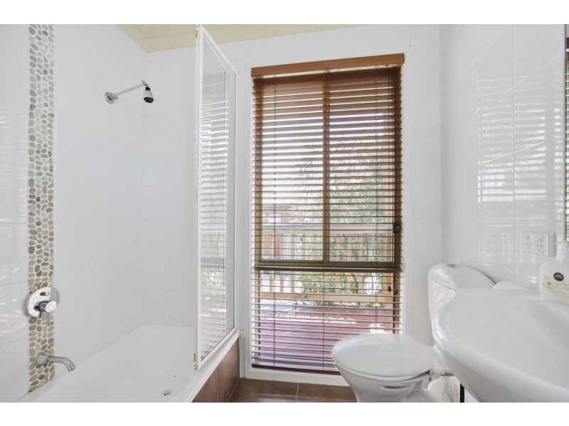 2 Endeavour Court, Cowes VIC 3922