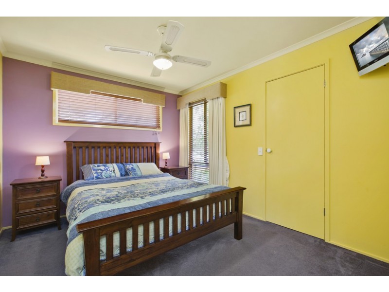 2 Endeavour Court, Cowes VIC 3922