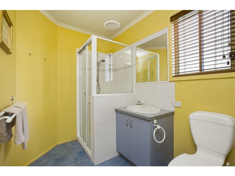 2 Endeavour Court, Cowes VIC 3922