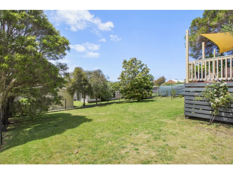 2 Endeavour Court, Cowes VIC 3922