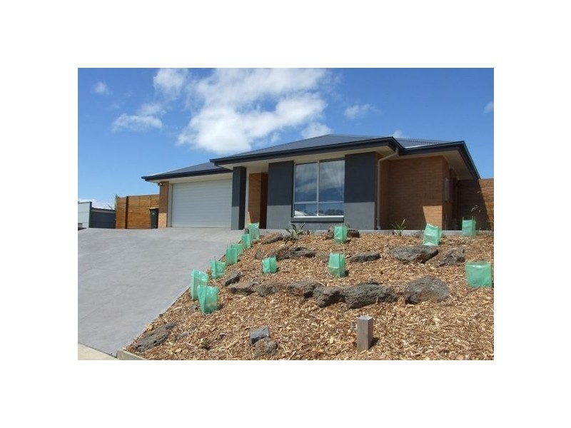 31 Seagrove Way, Cowes VIC 3922