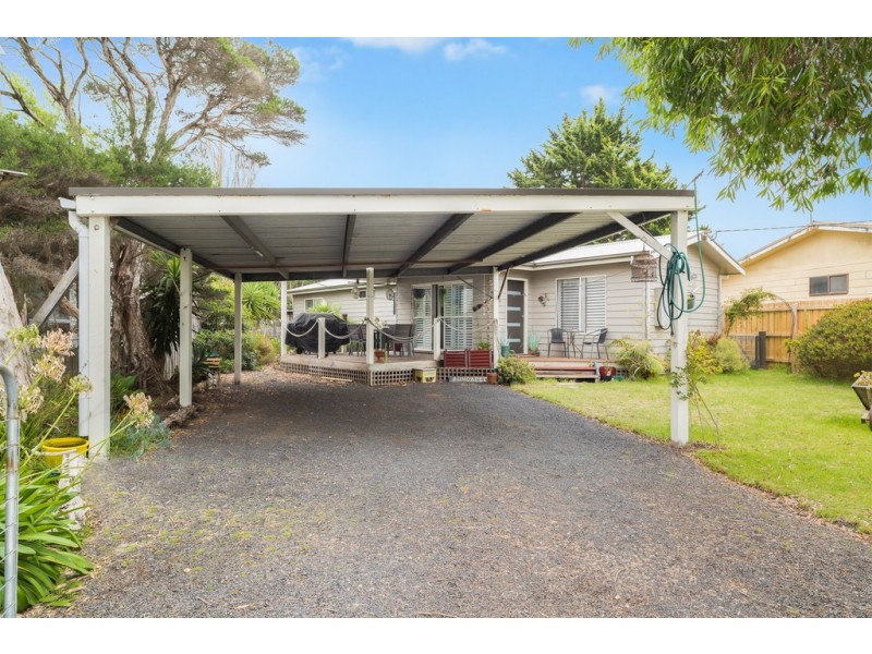 11 Broadwater Avenue, Cape Woolamai VIC 3925