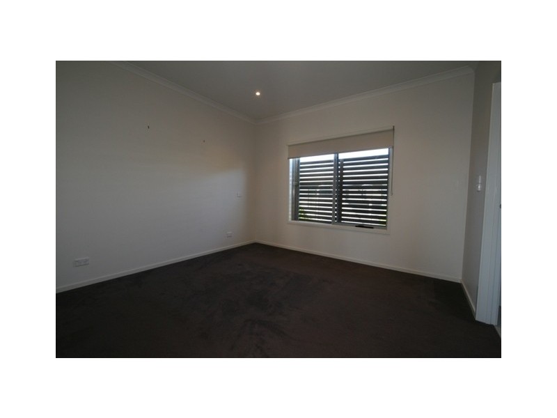 2 Chloe Close, Cowes VIC 3922