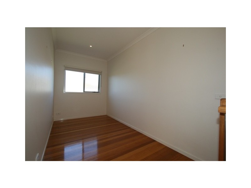 2 Chloe Close, Cowes VIC 3922