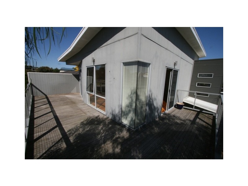 2 Chloe Close, Cowes VIC 3922
