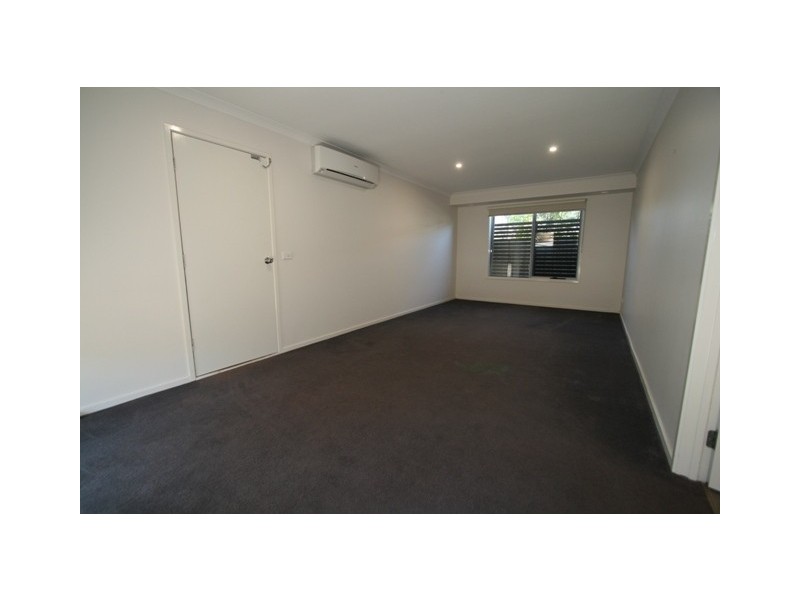 2 Chloe Close, Cowes VIC 3922