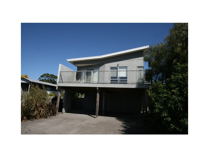 2 Chloe Close, Cowes VIC 3922