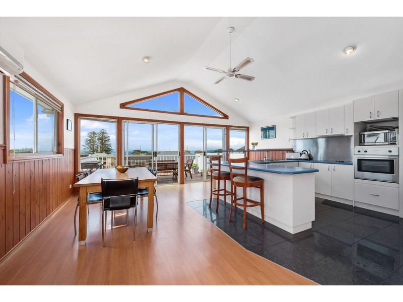 2 Tingara Close, San Remo VIC 3925