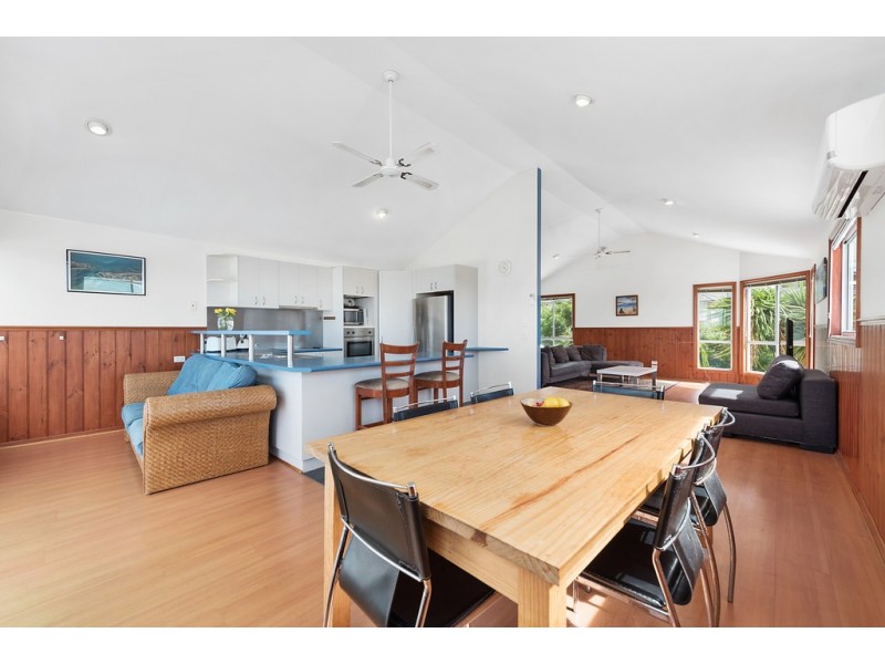 2 Tingara Close, San Remo VIC 3925