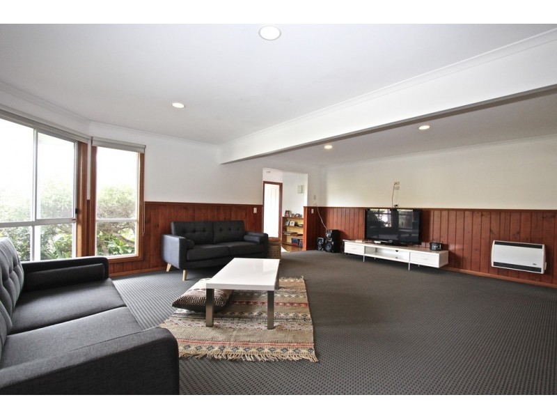 2 Tingara Close, San Remo VIC 3925