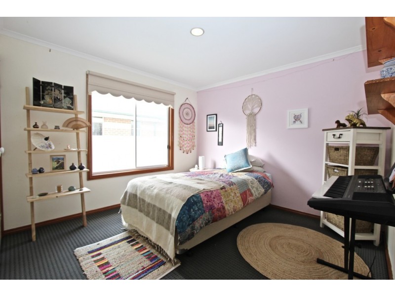 2 Tingara Close, San Remo VIC 3925
