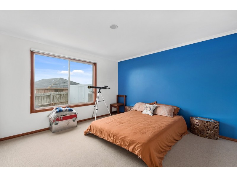 2 Tingara Close, San Remo VIC 3925