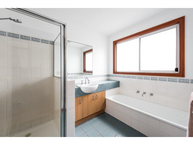 2 Tingara Close, San Remo VIC 3925