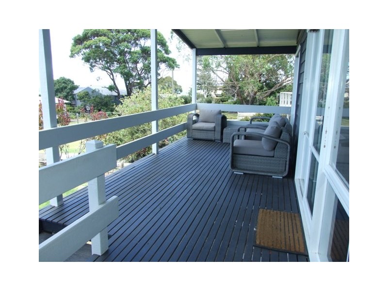 27 Poulter Ave, Rhyll VIC 3923