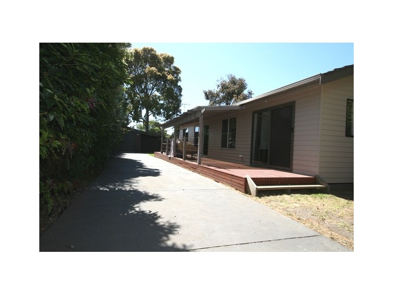 21 Lansell Road, Cowes VIC 3922