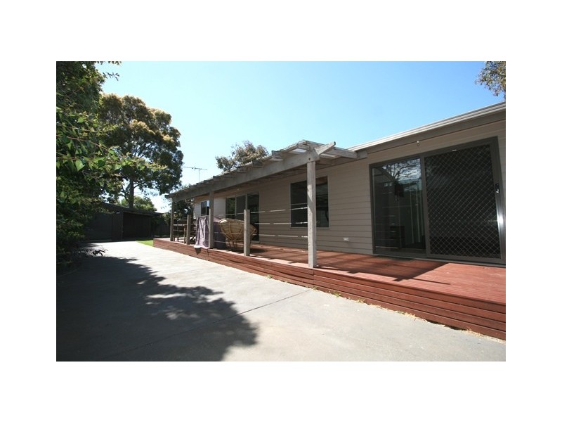 21 Lansell Road, Cowes VIC 3922