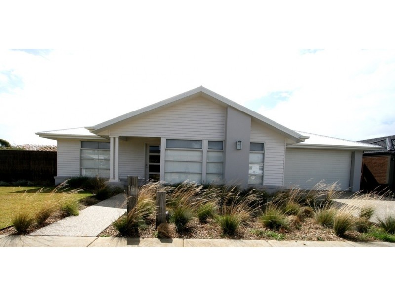 16 Shoalhaven Road, Cowes VIC 3922