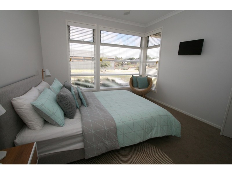 16 Shoalhaven Road, Cowes VIC 3922