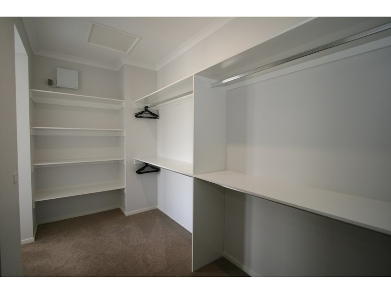 16 Shoalhaven Road, Cowes VIC 3922