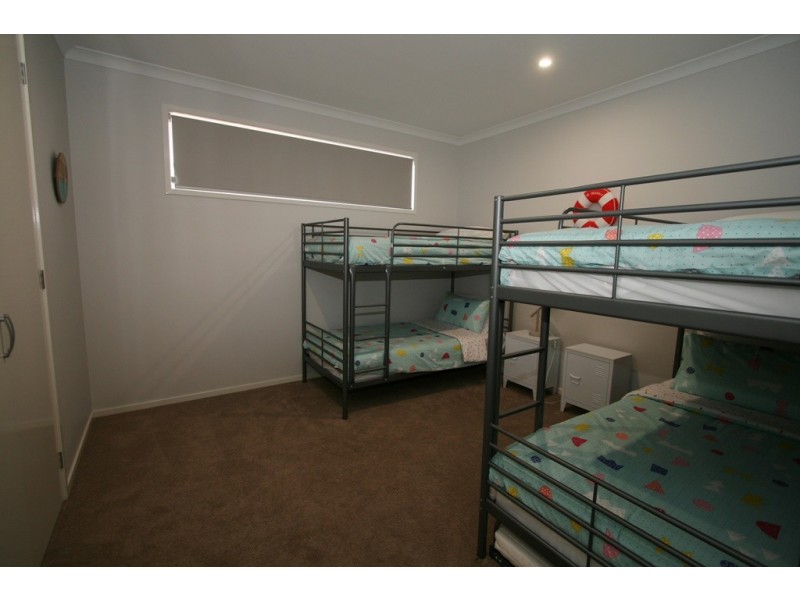 16 Shoalhaven Road, Cowes VIC 3922