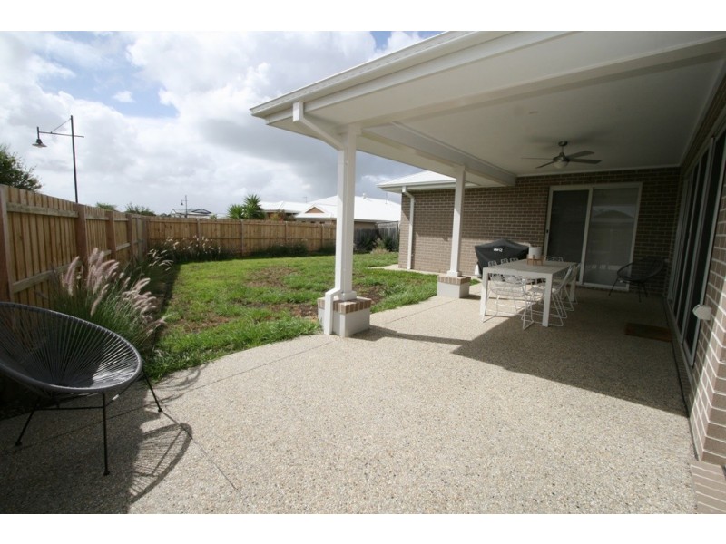16 Shoalhaven Road, Cowes VIC 3922