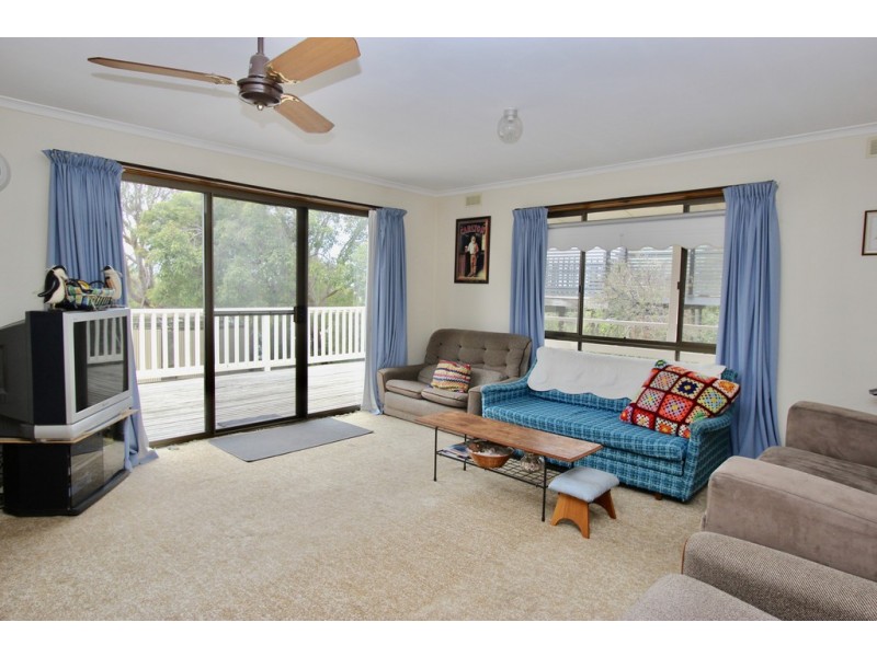 31 Hollywood Crescent, Smiths Beach VIC 3922