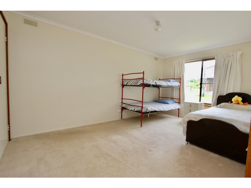 31 Hollywood Crescent, Smiths Beach VIC 3922