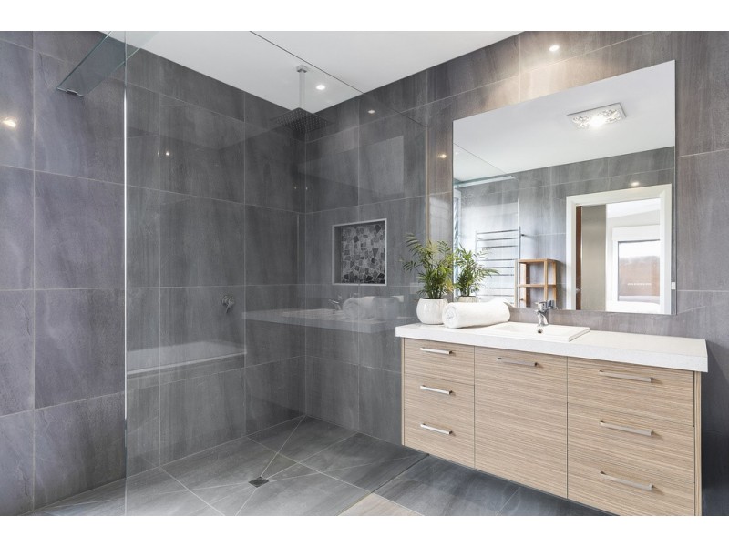 1 Tahiti Court, Cape Woolamai VIC 3925