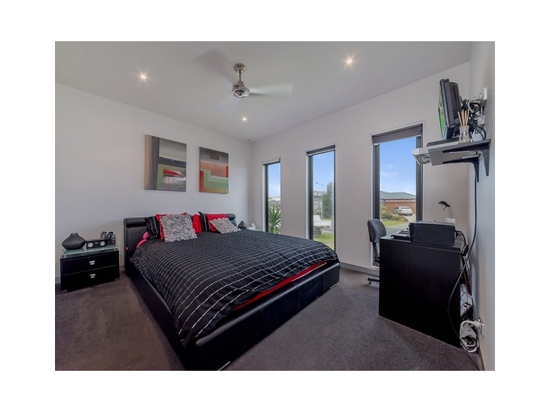 39 Seagrove Way, Cowes VIC 3922