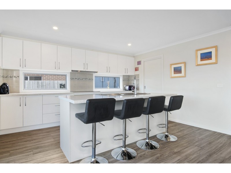 5 Seagrass Avenue, Cowes VIC 3922