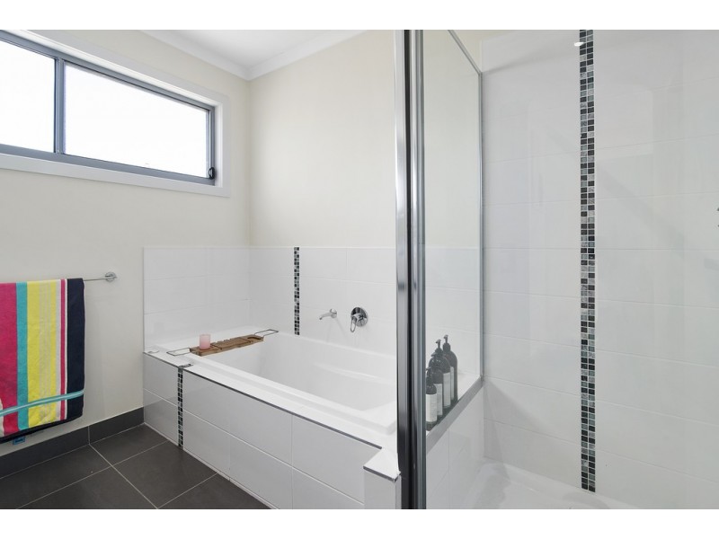 5 Seagrass Avenue, Cowes VIC 3922