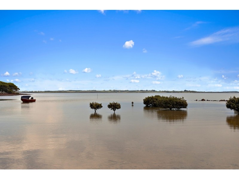 19 Rennison Road, Newhaven VIC 3925