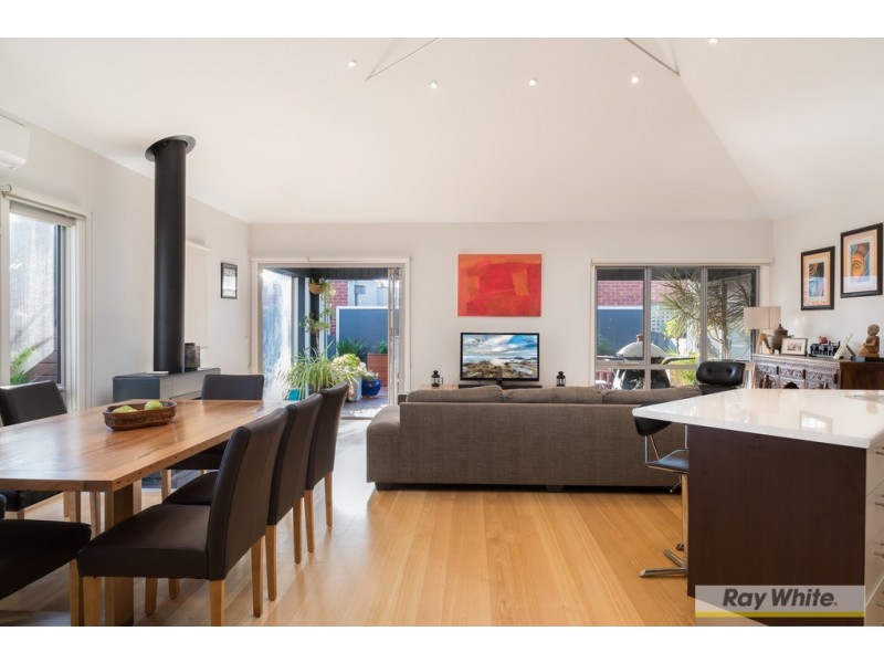 3/11 Douglas Road, Cowes VIC 3922