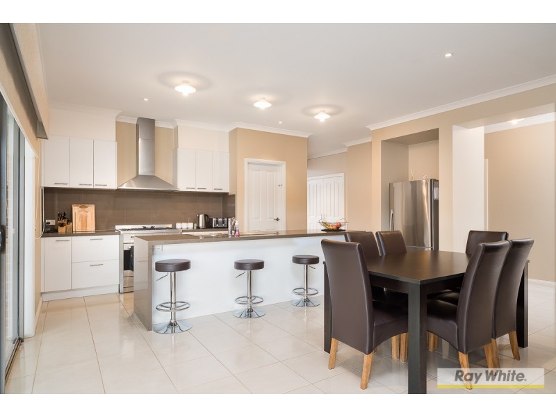 10 Boobook Grove, Cowes VIC 3922