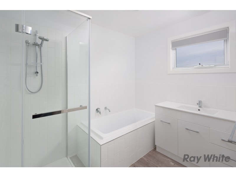 8 Silverstone Drive, Cowes VIC 3922