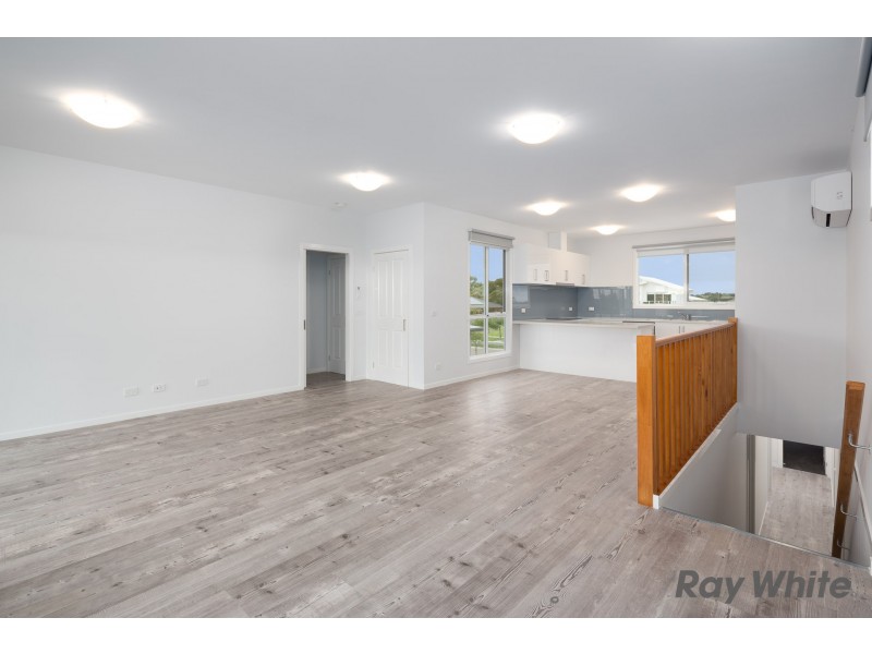 8 Silverstone Drive, Cowes VIC 3922