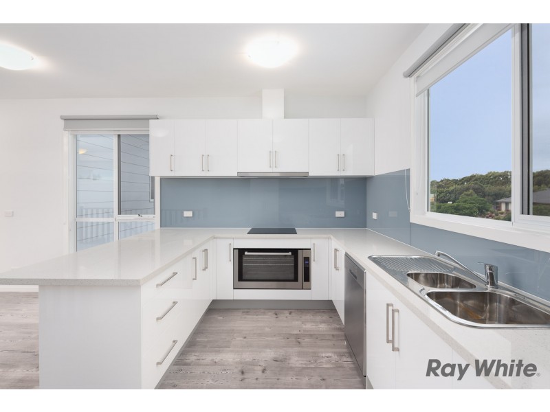 8 Silverstone Drive, Cowes VIC 3922