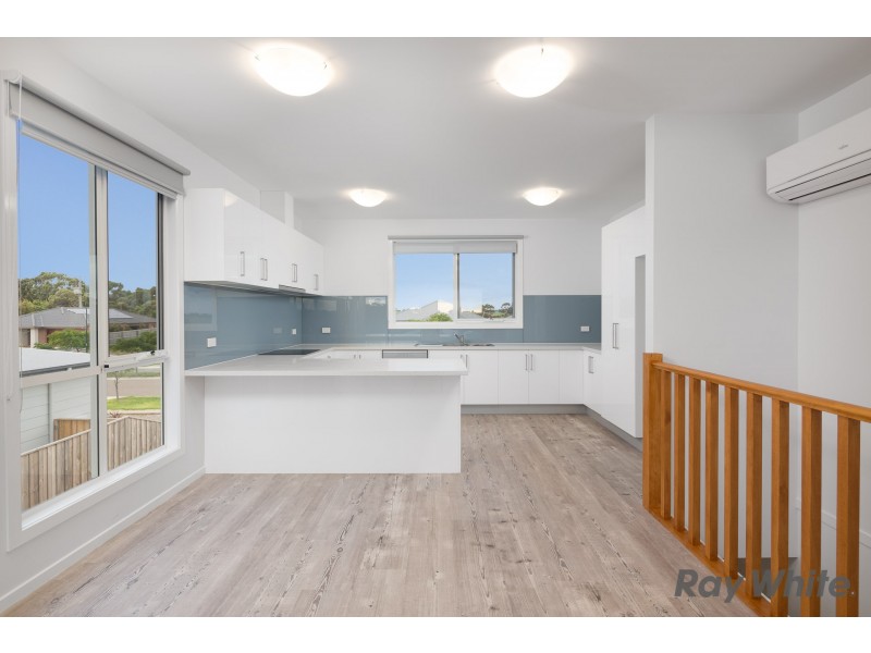 8 Silverstone Drive, Cowes VIC 3922