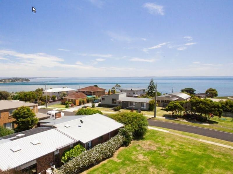 16 Genista Street, San Remo VIC 3925