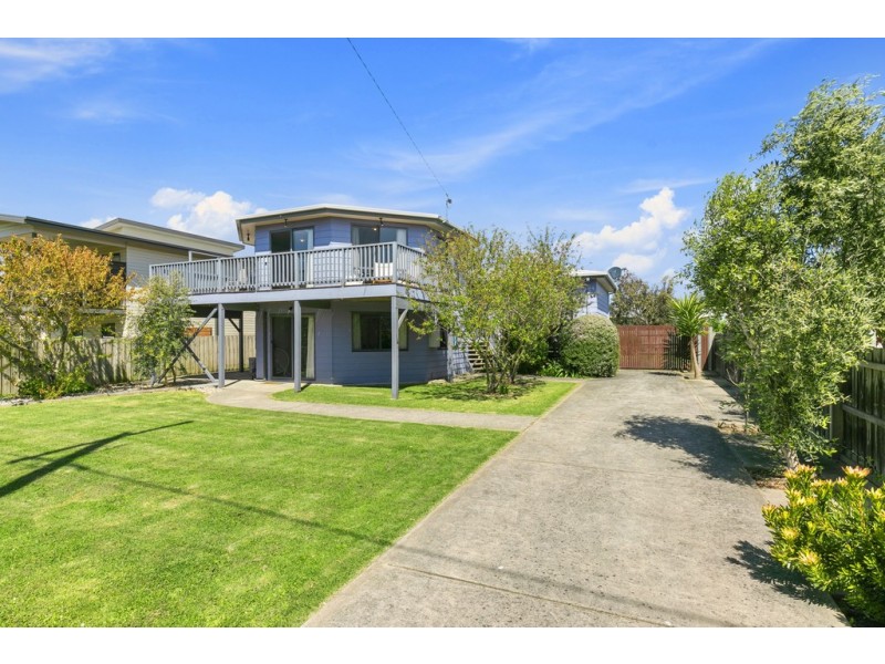 21 Parrakoola Way, Cowes VIC 3922