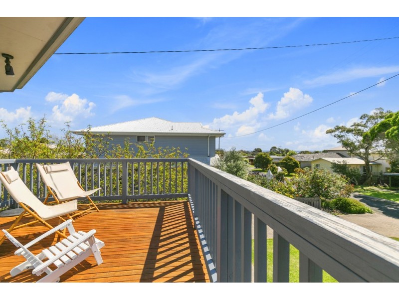 21 Parrakoola Way, Cowes VIC 3922