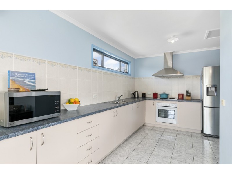 21 Parrakoola Way, Cowes VIC 3922