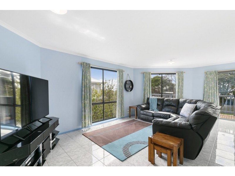 21 Parrakoola Way, Cowes VIC 3922