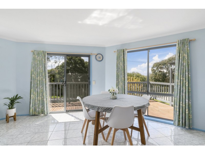 21 Parrakoola Way, Cowes VIC 3922