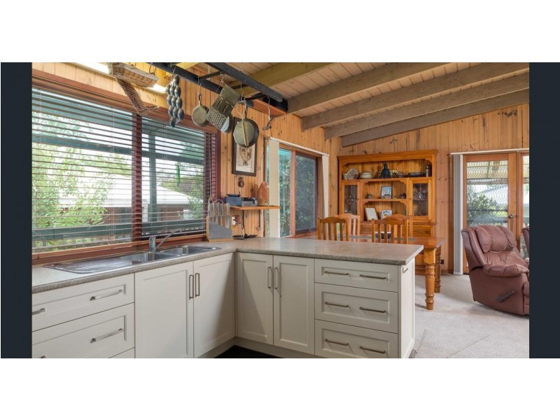 50 Justice Road, Cowes VIC 3922