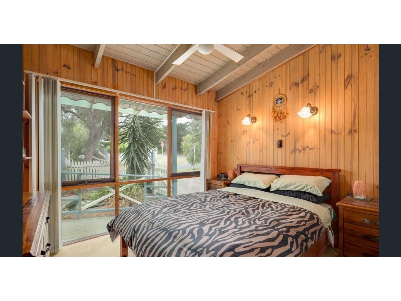 50 Justice Road, Cowes VIC 3922